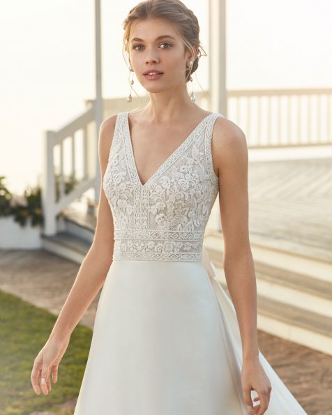 Classic beaded lace and sienna wedding dress and train. V-neckline and back. 2020 ROSA CLARA Collection.