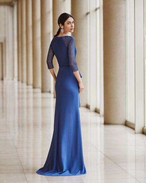 Cocktail dress in stretch crepe Georgette with lace and beading on the bodice. V-neckline with transparent lace sleeves. 2020 ROSA CLARA COCKTAIL Collection.